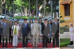 Izan bandera de ASEAN en Hanoi por aniversario de su fundación