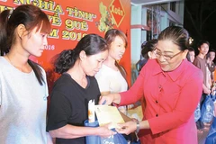 Ciudad Ho Chi Minh asiste a trabajadores en ocasión del Tet