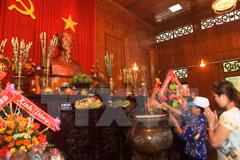 Festival de aldea Sen: ocasión para mostrar gratitud hacia Presidente Ho Chi Minh