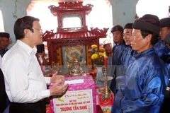 Presidente de Vietnam recorre por distrito insular de Ly Son