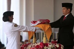 Bandera original de Indonesia desfilada por primera vez desde la independencia