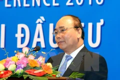 Premier de Vietnam estimula cooperación entre empresas nacionales y extranjeras