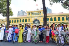 Festival de Ao dai en Ciudad Ho Chi Minh fascina al público y turistas