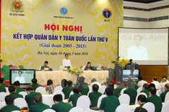 Exhorta vicepremier vietnamita a aumentar inversiones en la salud pública
