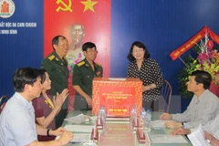 Vicepresidenta vietnamita entrega obsequios a víctimas de Agente Naranja