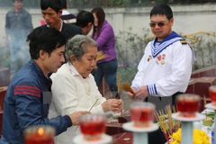 Vietnam rememora a combatientes caídos en batalla naval por defender soberanía