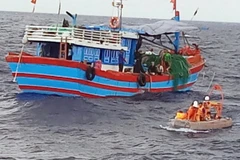 Trabajan fuerzas de rescate para encontrar a marinos vietnamitas desaparecidos cerca de isla Co To