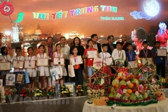Comunidad vietnamita en República Checa celebra Festival de Medio Otoño