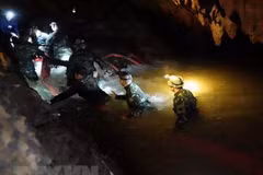 Avanza el rescate de 12 niños atrapados en una cueva en Tailandia