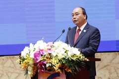 Premier vietnamita copreside plenario de Cumbre de Negocios de GMS 