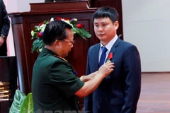 Laos entrega Orden de Trabajo a empresa mixta con Vietnam