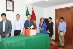 Comunidad internacional continúa el envío de asistencia a Laos