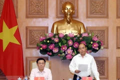 Premier de Vietnam llama a propuestas de expertos sobre políticas monetarias 