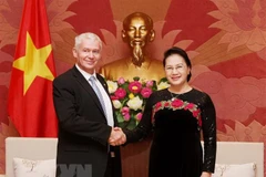 Presidenta parlamentaria de Vietnam respalda cooperación jurídica con Hungría 
