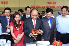 Premier vietnamita insta a Vinh Long a desarrollar agricultura inteligente y ecoturismo 