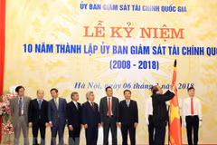 Premier de Vietnam insta a mejorar labor consultiva de situación financiera