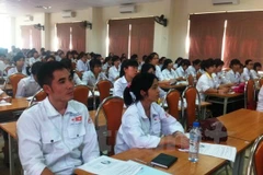 Vietnam eleva rol de sindicatos en asistencia a los trabajadores en ultramar