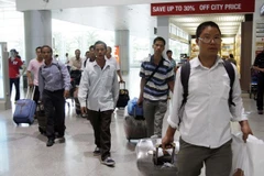 Vietnam envía casi 60 mil trabajadores al exterior en seis meses de 2018 