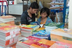 Premier de Vietnam insta a adoptar nuevo programa de enseñanza general 