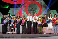 Programa televisivo recuerda llamamiento de Ho Chi Minh a emulación patriótica 