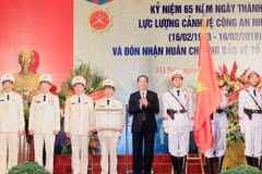 Destaca presidente de Vietnam función de la Guardia de la Policía Popular