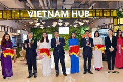 Inauguran stand de Vietnam en Centro de Comercio Global en Shanghái
