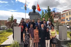 Compatriotas en extranjero son una parte inseparable del pueblo vietnamita, sostuvo vicepresidente del Parlamento