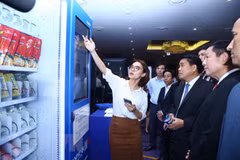 Hanoi estudia medidas para acelerar la construcción de urbe inteligente, segura y amigable