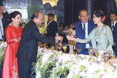 Premier de Vietnam invita a líderes mundiales a visitar su país como turistas 