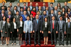 Presidente vietnamita insta a consejeros comerciales a trabajar de forma activa