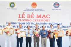 La ceremonia de clausura del programa. (Foto: baoquangngai.vn)