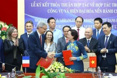 Vietnam y Francia dinamizan cooperación en campo administrativo