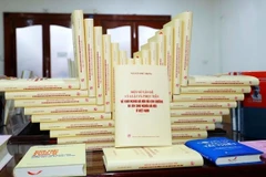 📝 Enfoque: Libro del máximo dirigente partidista traza camino hacia socialismo en Vietnam