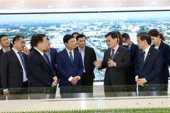 Vicepremier singapurense elogia modelo de Parque Industrial en Vietnam