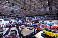 Presentan diversos modelos de automóviles en exposición en Ciudad Ho Chi Minh