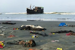 Myanmar encuentra 14 cuerpos de migrantes arrastrados a la costa