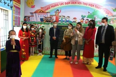 Programa de Israel brinda biblioteca a alumnos en provincia montañosa de Vietnam