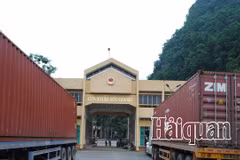 China continúa reabriendo una puerta fronteriza con Vietnam