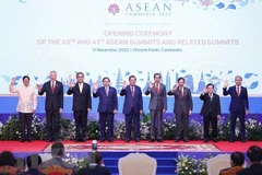 Diálogo es clave para solución pacífica de disputas, según embajador vietnamita