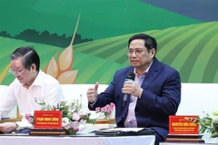 Primer ministro de Vietnam sostiene diálogo con agricultores