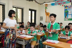 Hanoi por perfeccionar escuelas públicas con estándares nacionales 