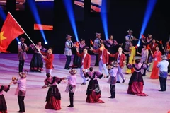 Esgrimista Thanh An sostendrá la bandera de la delegación vietnamita en inauguración de SEA Games 31