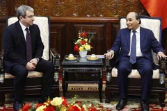Presidente vietnamita recibe a embajadores de Azerbaiyán y Brunei 