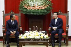 Delegación de Academia Nacional de Política y Administración Pública de Laos visita Vietnam