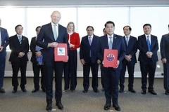 Vietnam pide apoyo a empresas neerlandesas con fuentes de capital para desarrollo
