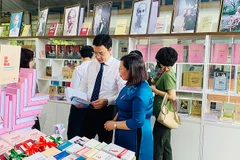 Inauguran galería de libros sobre el Presidente Ho Chi Minh en Hanoi