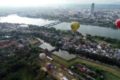 Diversos eventos atractivos atraen a visitantes a ciudadela imperial de Hue con motivo del Día Nacional