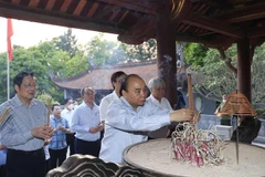 Presidente de Vietnam rinde homenaje a legendarios ancestros de la nación