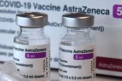 Premier vietnamita pide a AstraZeneca mantener suministro de vacuna contra el COVID-19