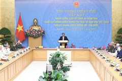 Premier vietnamita se reúne con testigos históricos de Policía Popular 